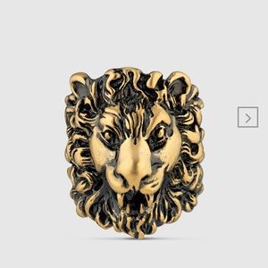 Gucci lion head ring